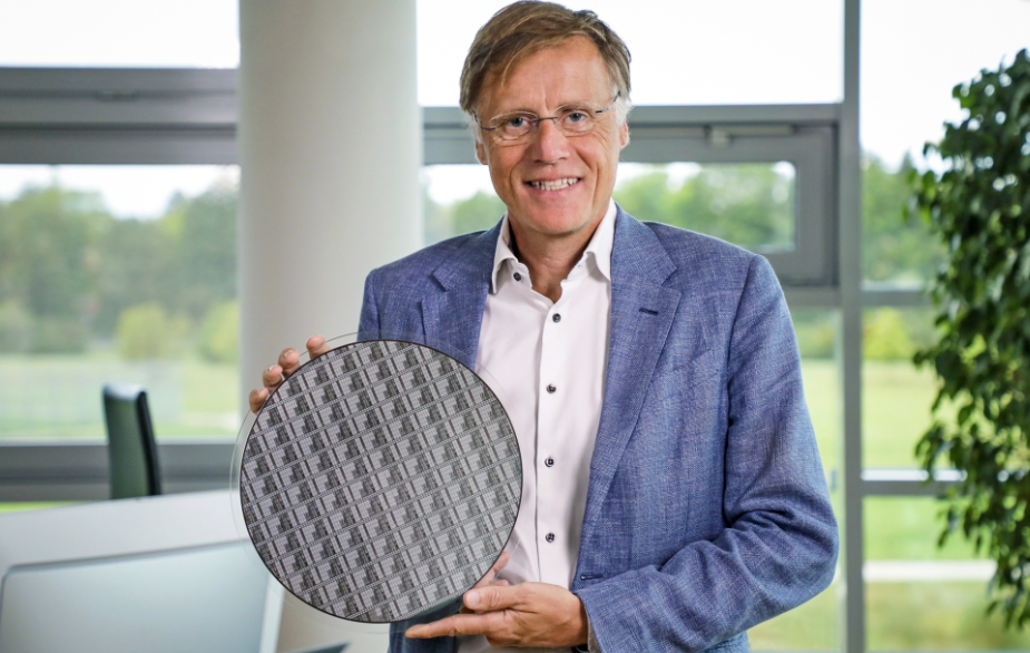 Infineon presenta il primo wafer GaN di potenza da 300 mm al mondo