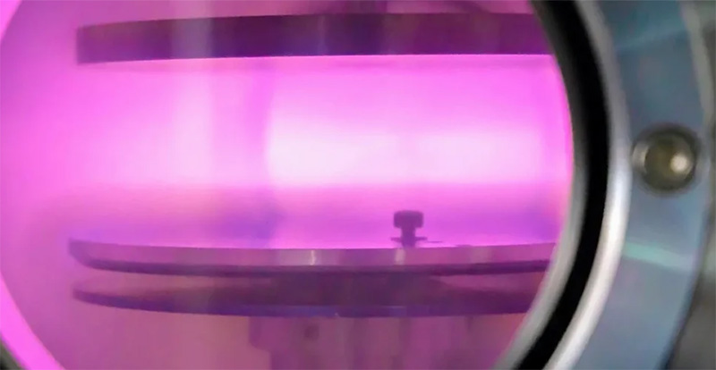 Cos'è l'incisione al plasma a bassa temperatura?